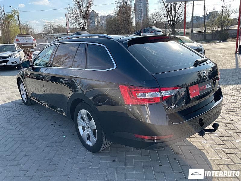 2016 Skoda Superb — Miniatură 6