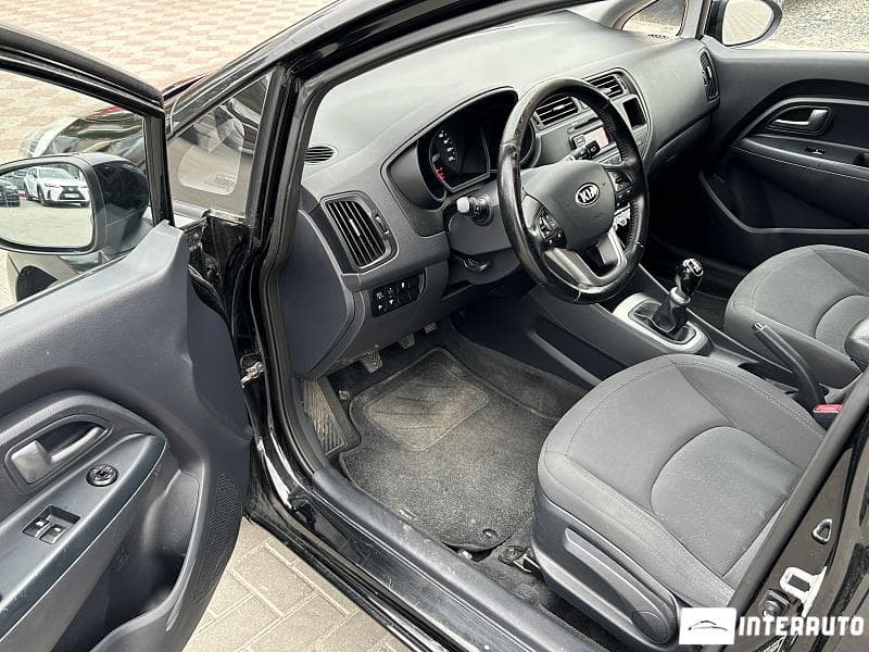 2014 Kia Rio — Miniatură 5