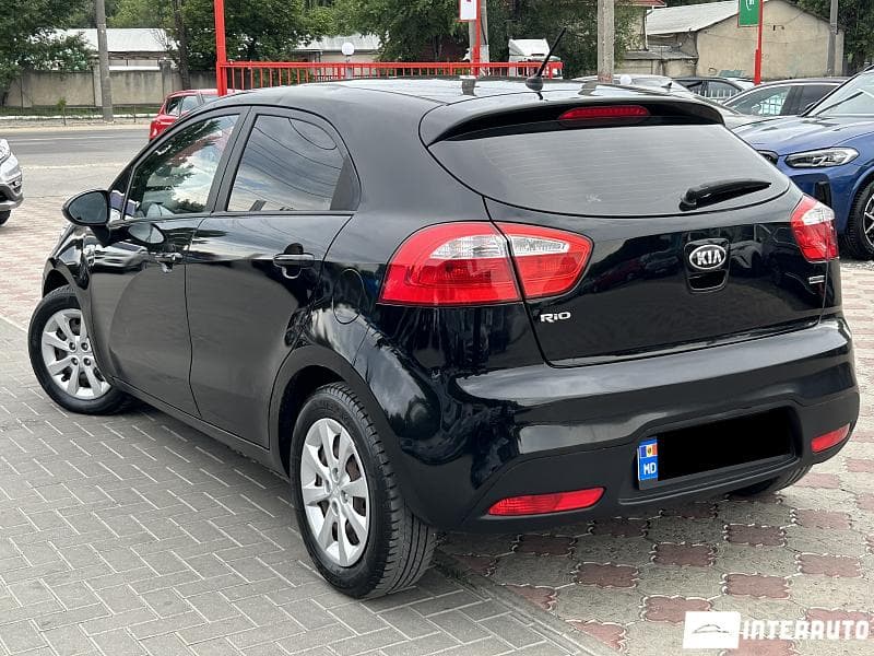 2014 Kia Rio — Miniatură 2