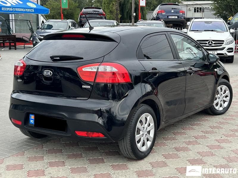 2014 Kia Rio — Miniatură 3