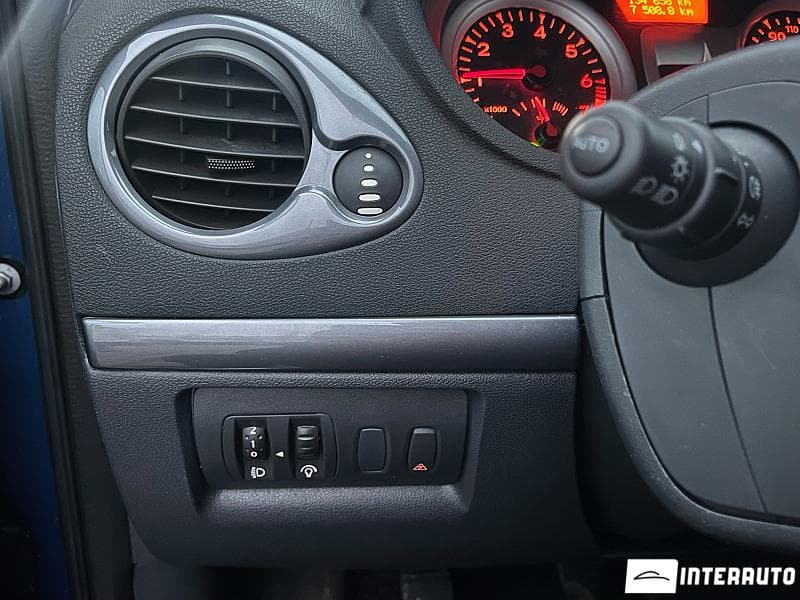 2011 Renault Clio — Miniatură 6