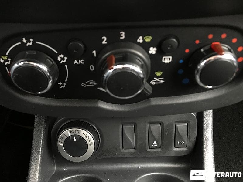 2015 Dacia Duster — Miniatură 11