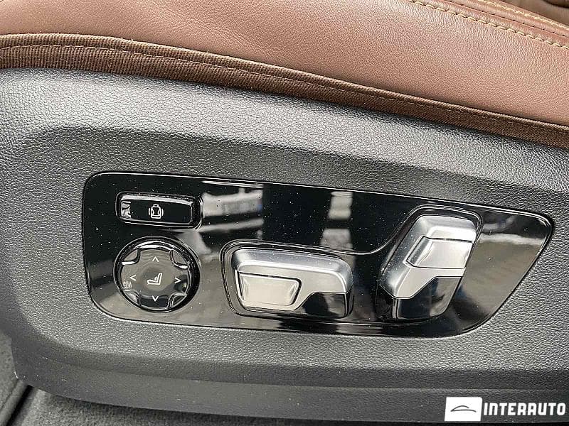 BMW X7 M5.0d 2019 — Миниатюра 11