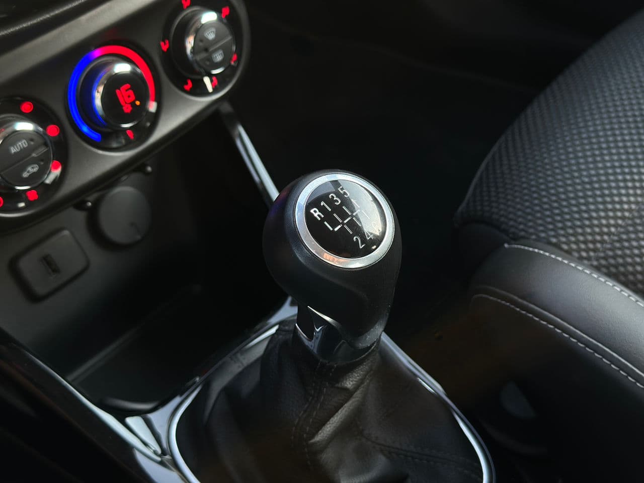 Opel Adam 2018 — Миниатюра 12