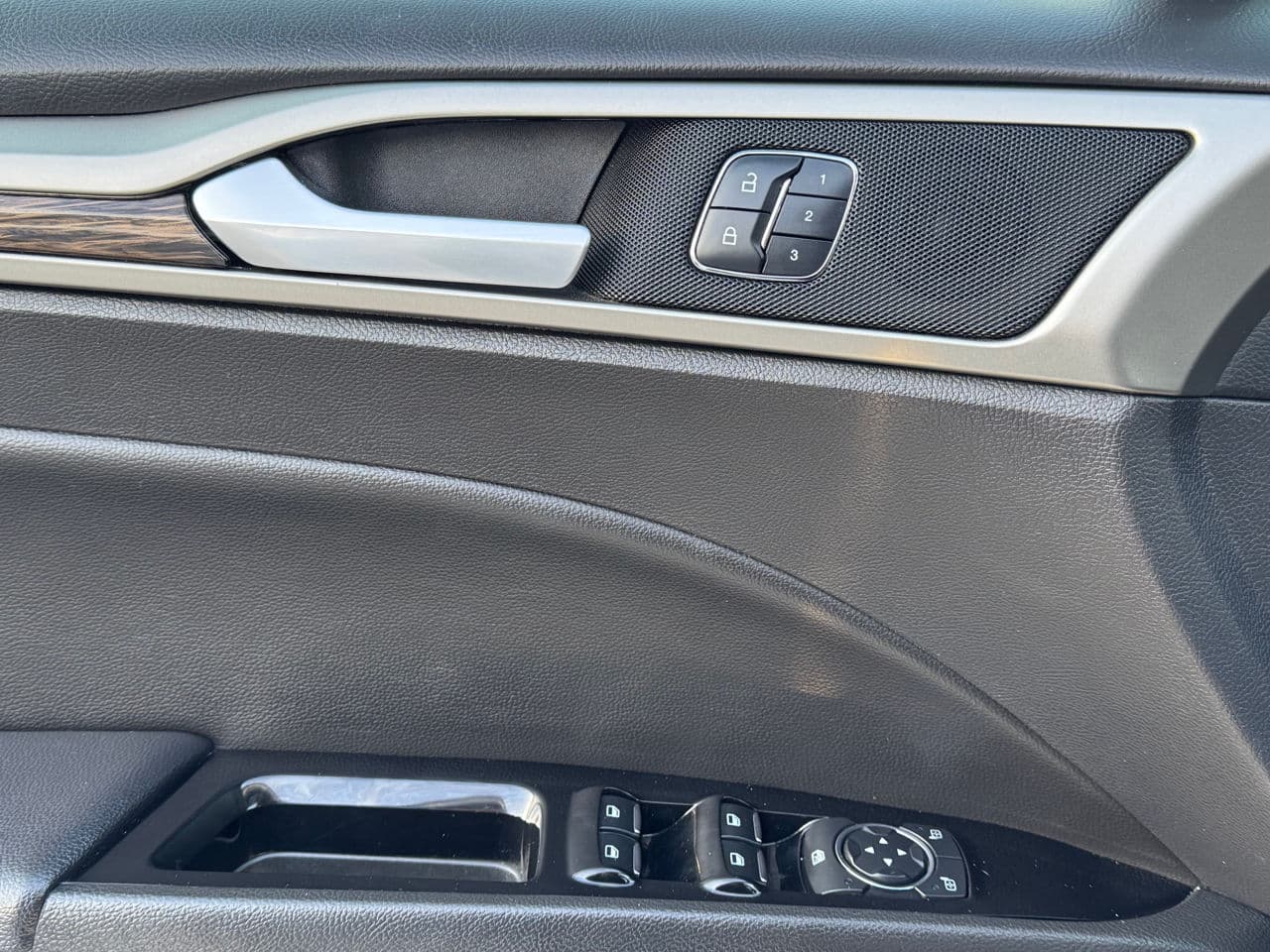 Ford Fusion 2016 — Миниатюра 13