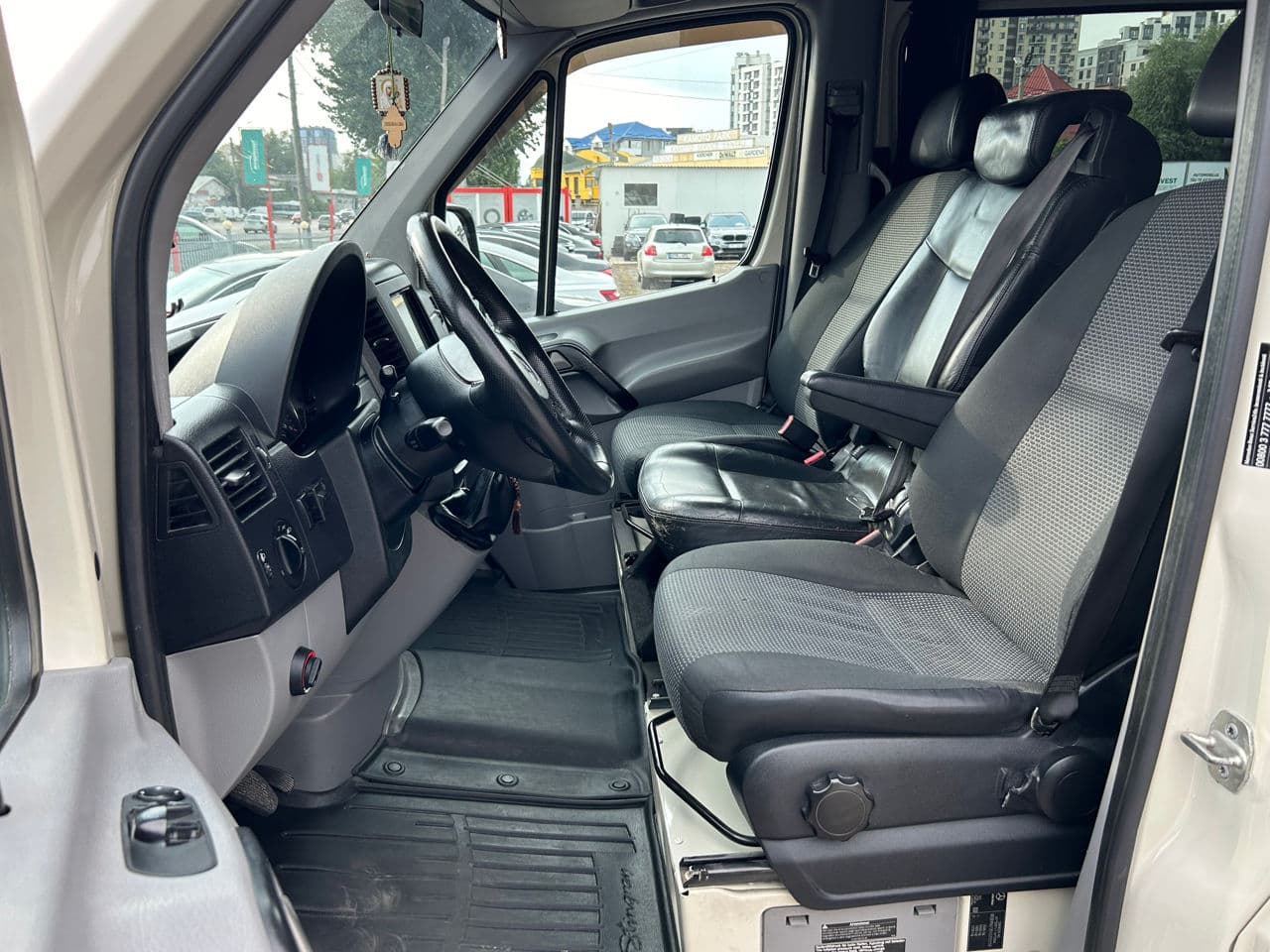 Mercedes Sprinter 2013 — Миниатюра 8