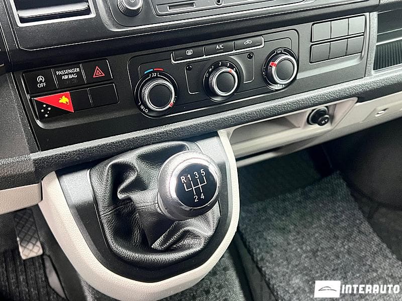 2016 Volkswagen Transporter — Miniatură 9