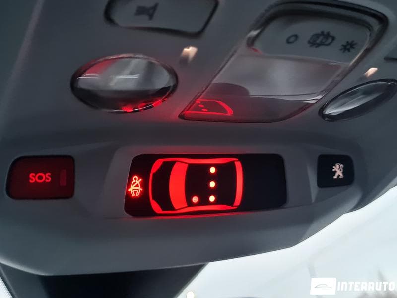 2018 Peugeot 3008 — Miniatură 17