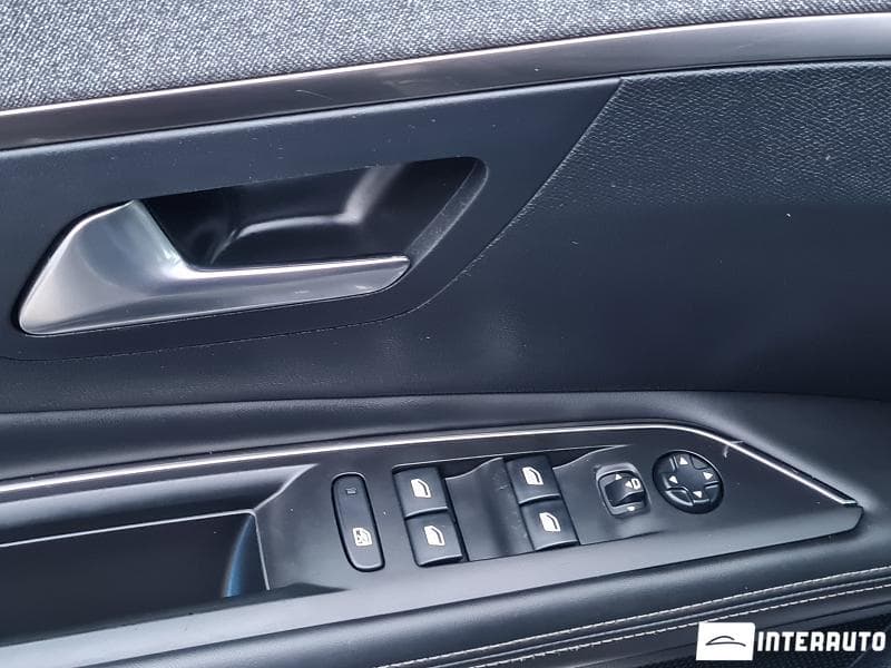 2018 Peugeot 3008 — Miniatură 16