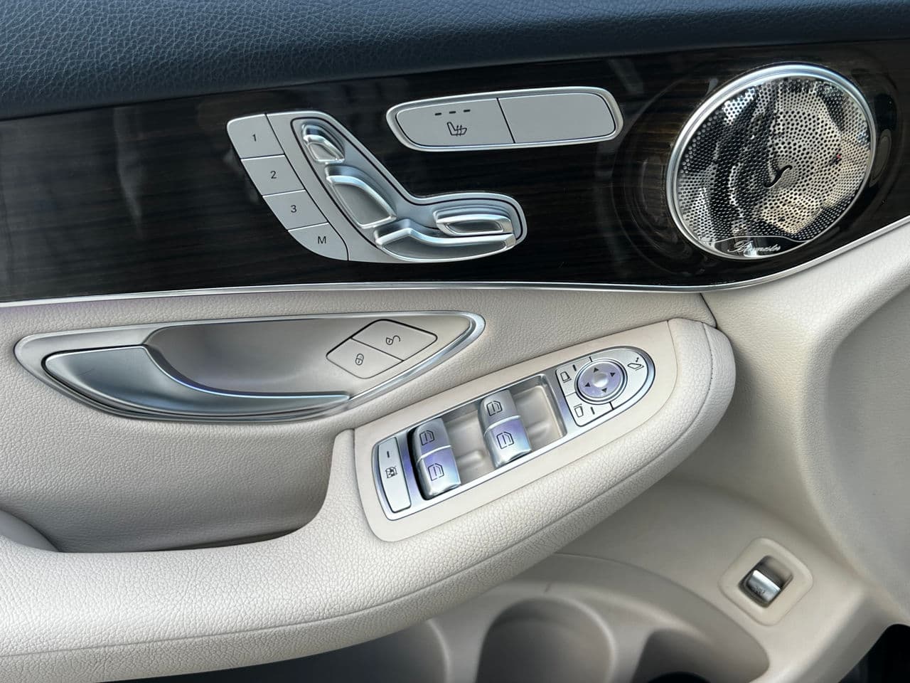2016 Mercedes GLC 300 — Miniatură 13