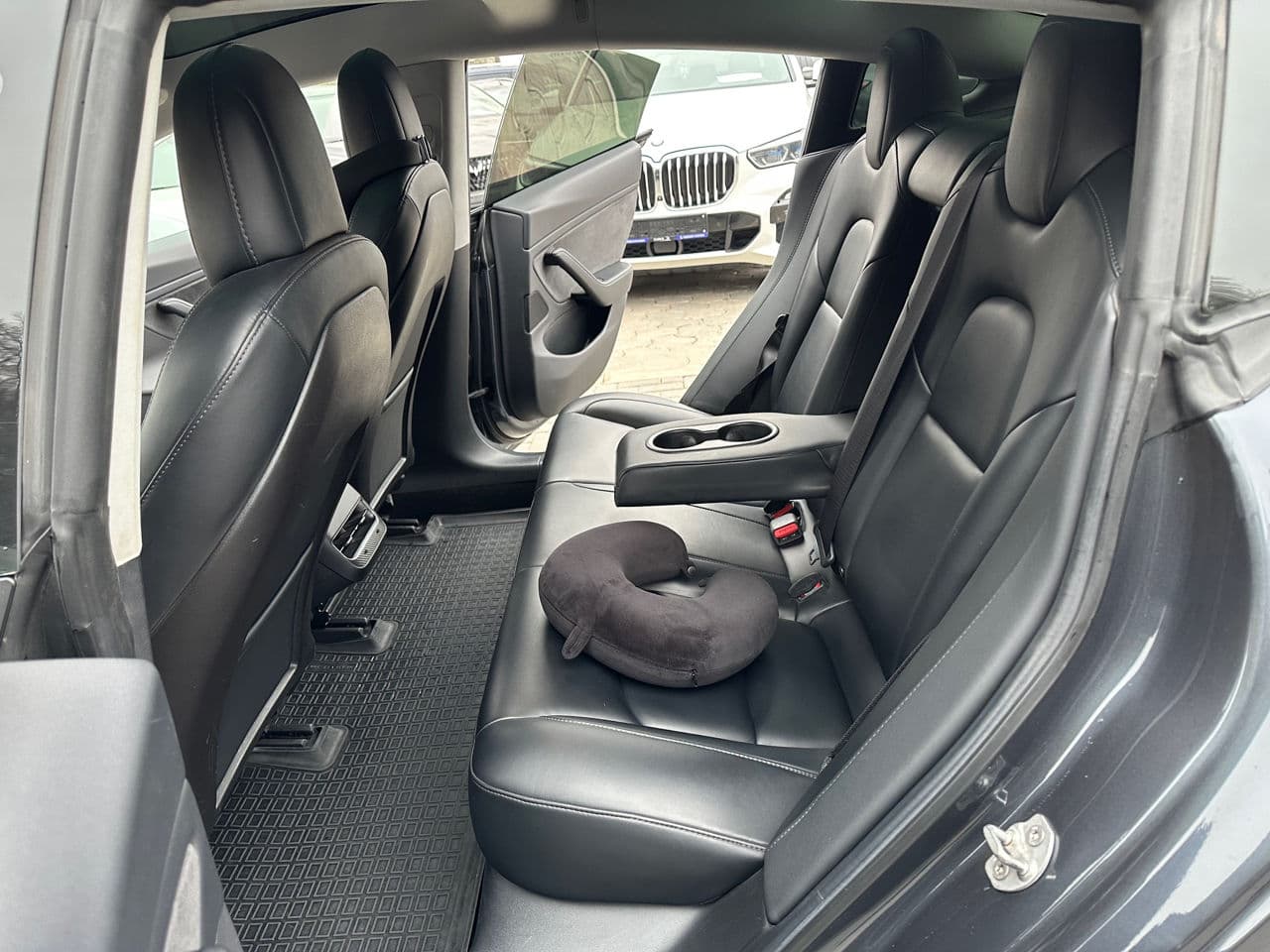 Tesla Model 3 2019 — Миниатюра 6
