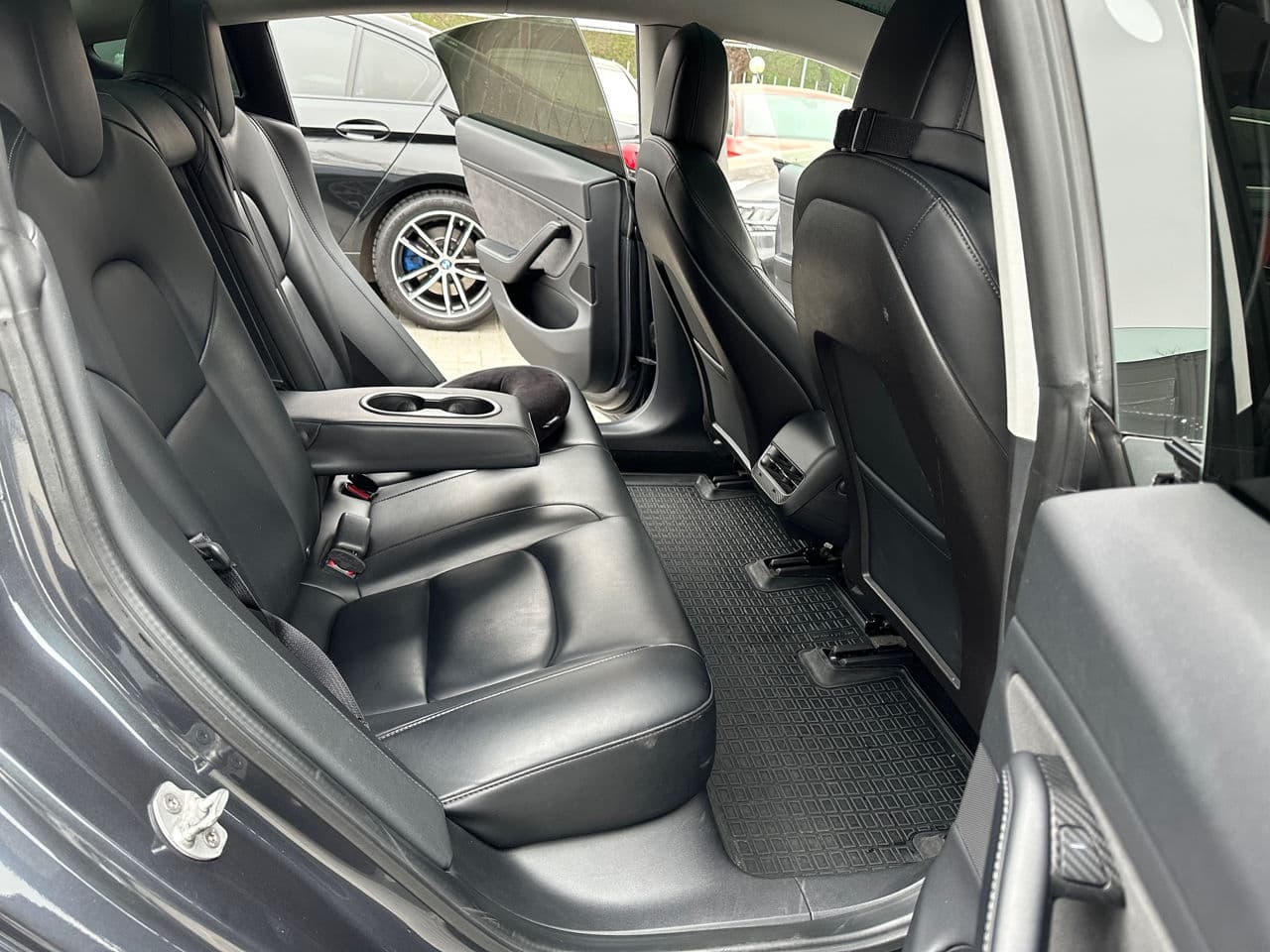 Tesla Model 3 2019 — Миниатюра 12