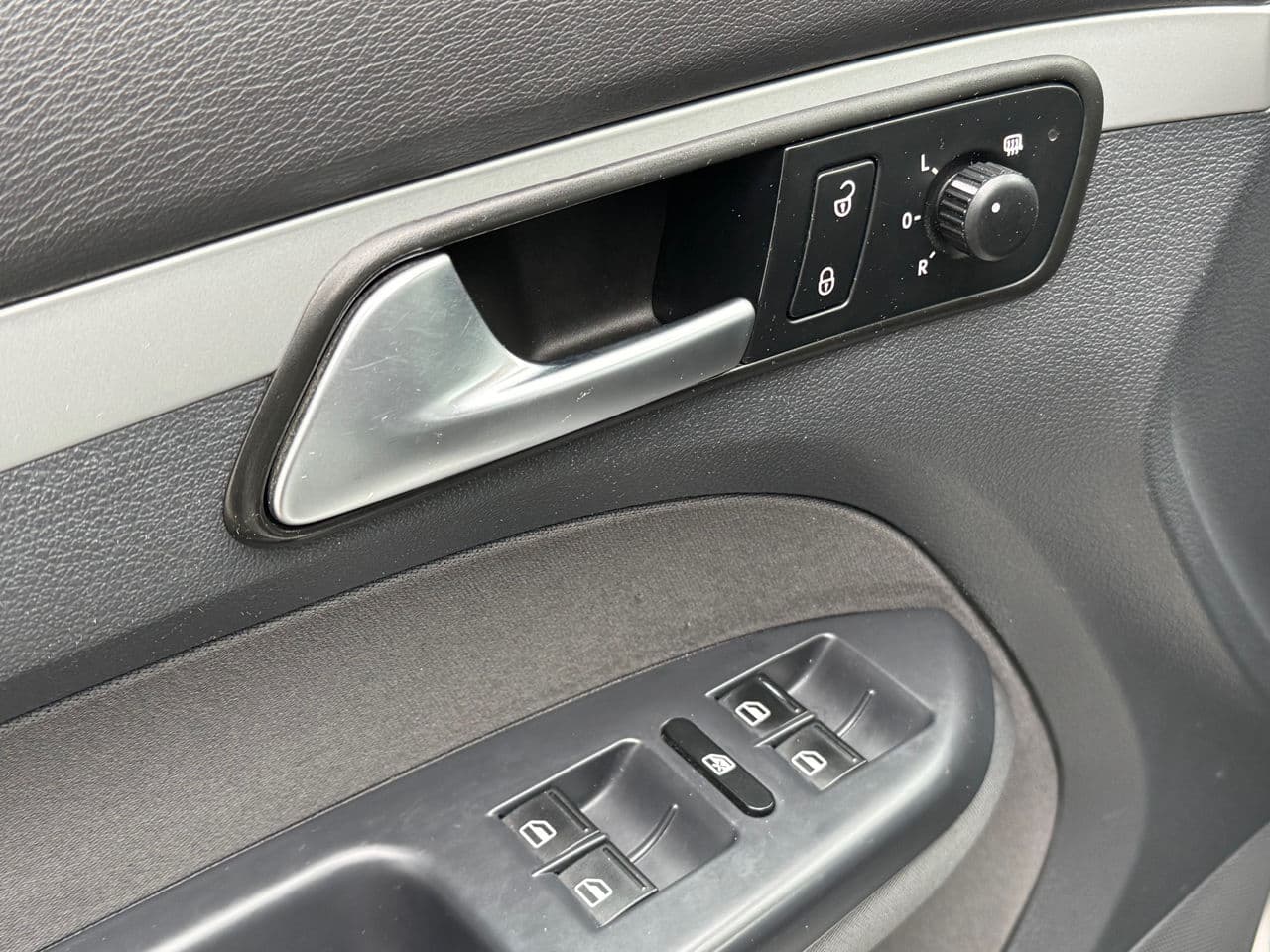 Volkswagen Touran 2012 — Миниатюра 12