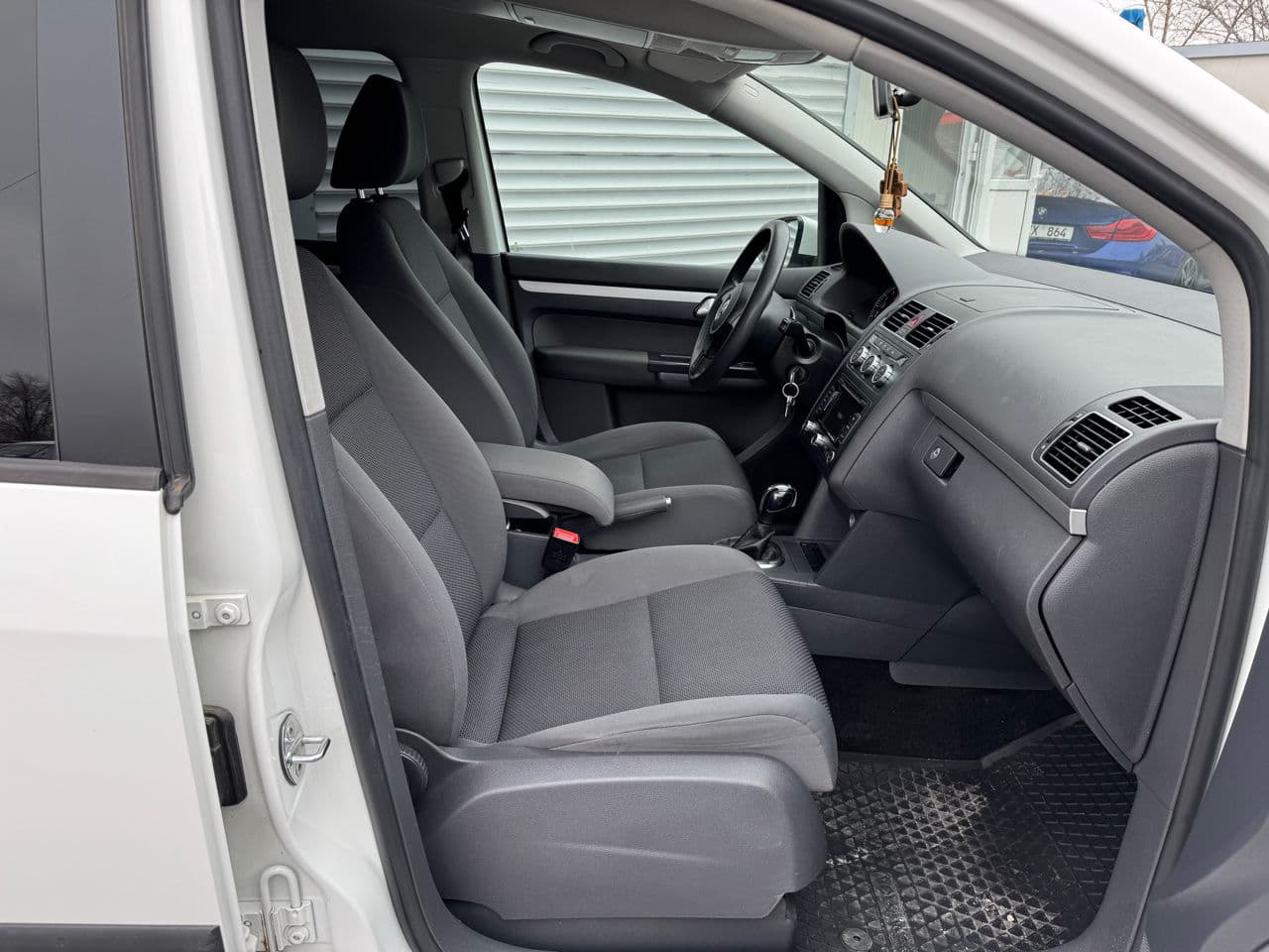 Volkswagen Touran 2012 — Миниатюра 5