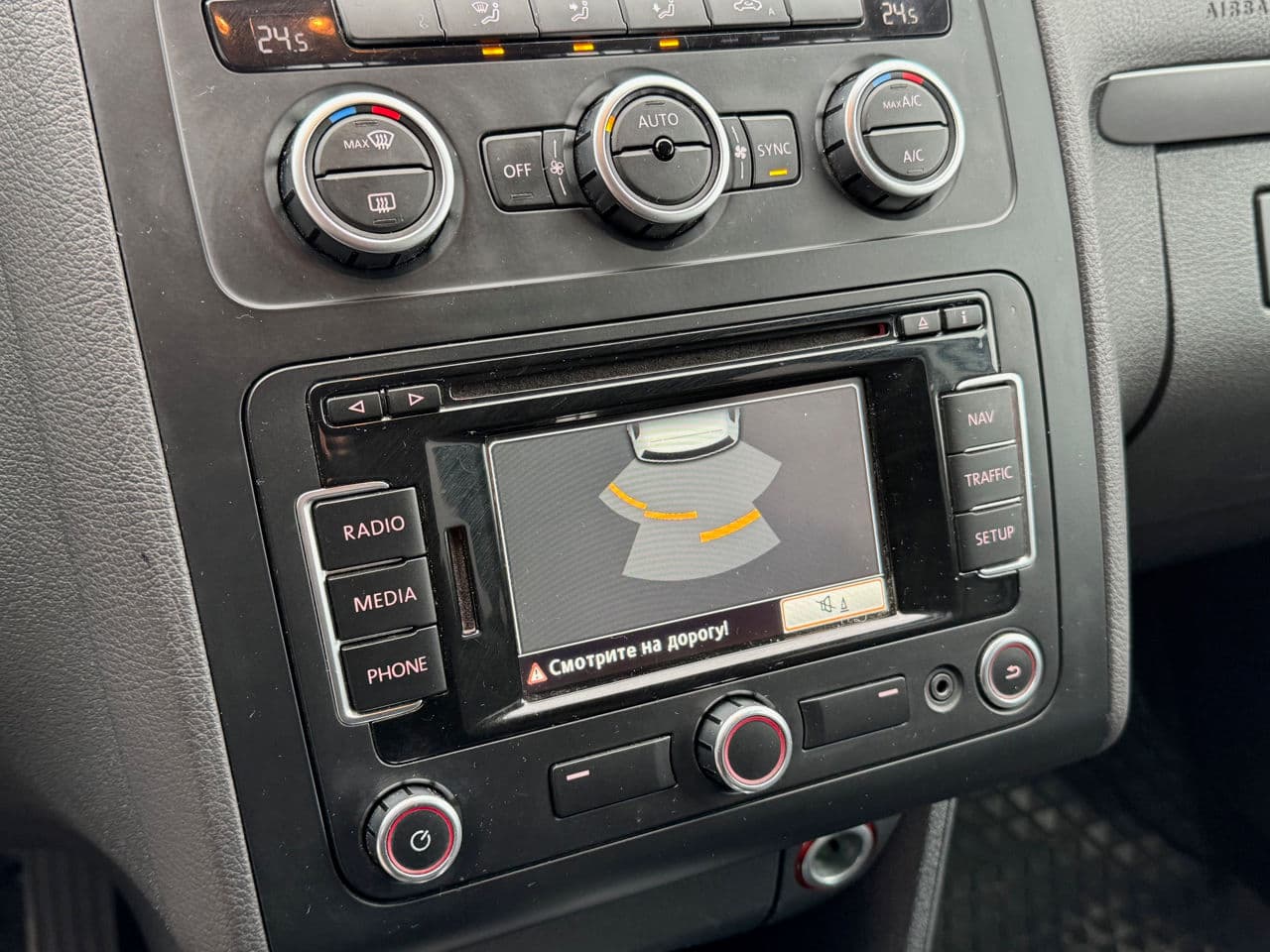 Volkswagen Touran 2012 — Миниатюра 10