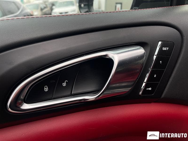 Porsche Cayenne 2015 — Миниатюра 8