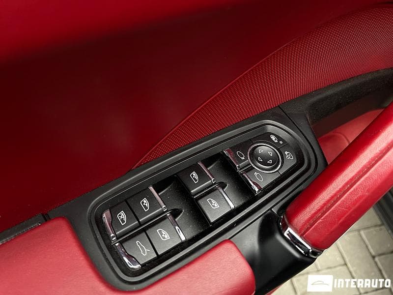Porsche Cayenne 2015 — Миниатюра 9