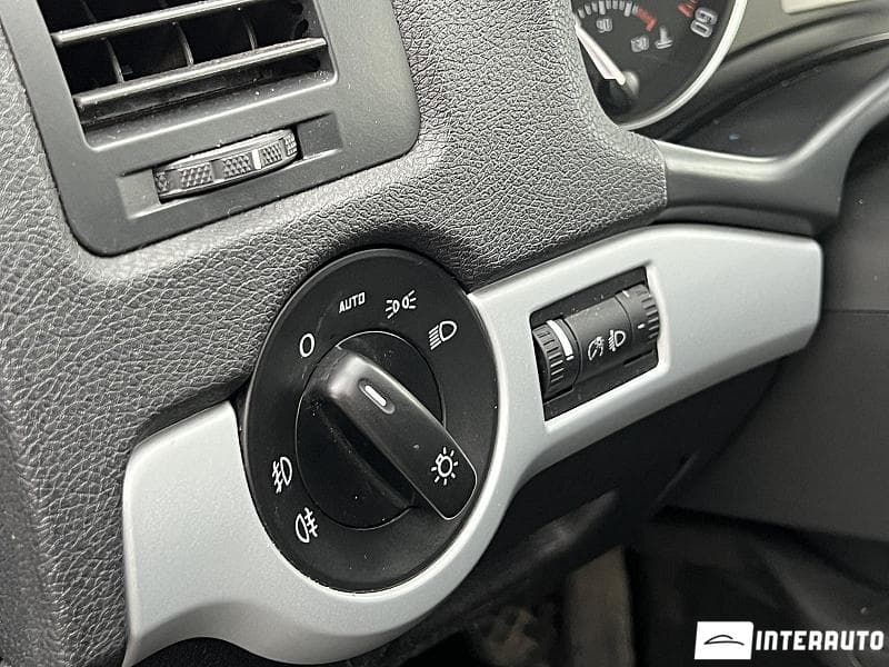 2010 Skoda Octavia — Miniatură 10