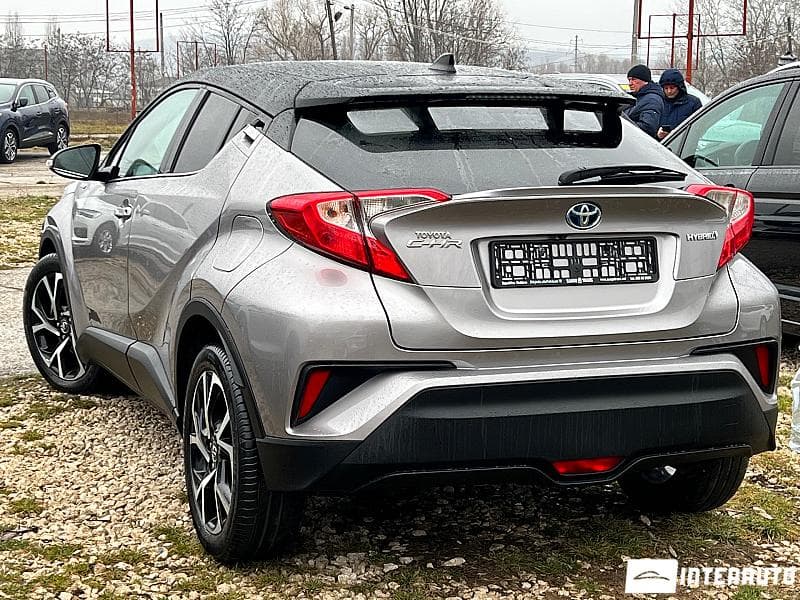 2017 Toyota C-HR — Miniatură 2
