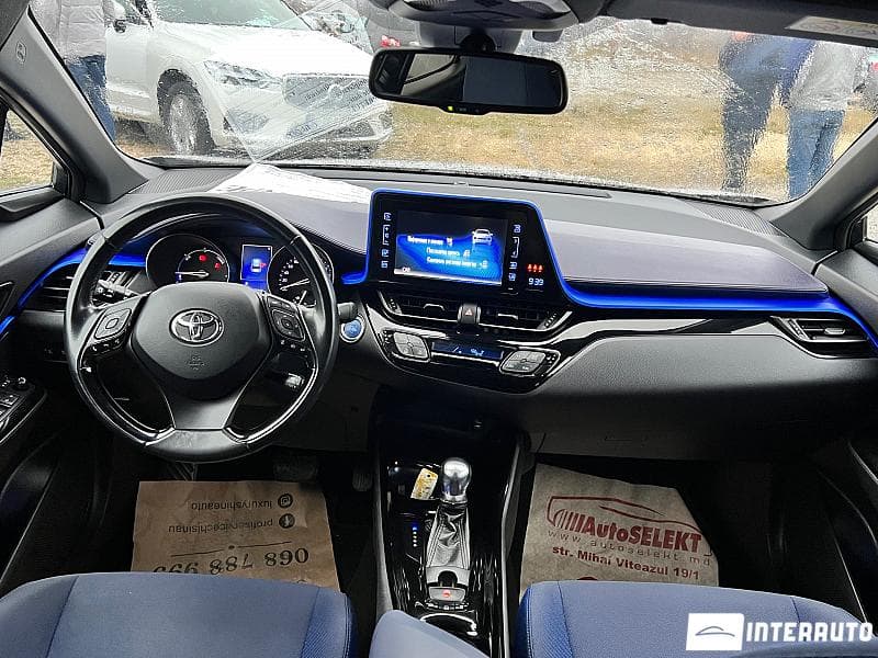 2017 Toyota C-HR — Miniatură 7
