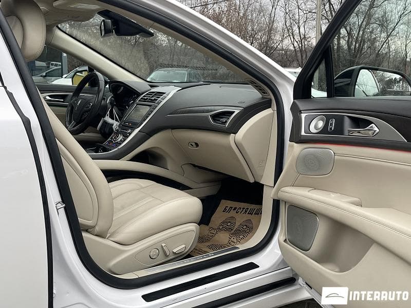 2017 Lincoln MKZ — Miniatură 25