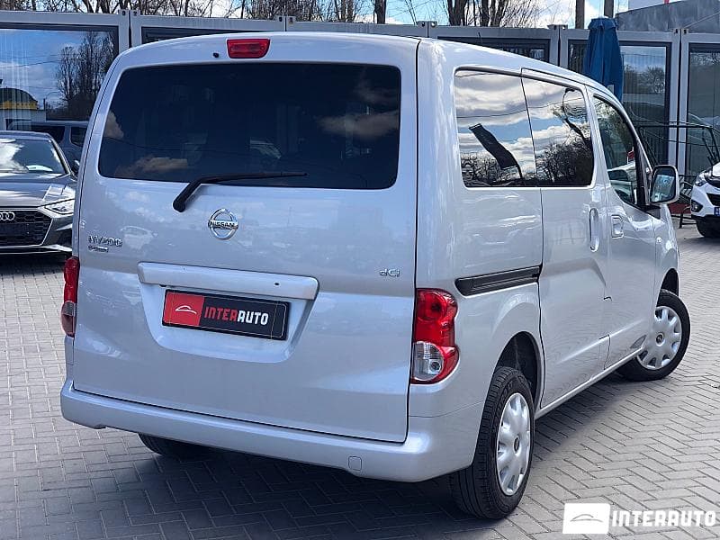 2012 Nissan NV200 — Miniatură 4
