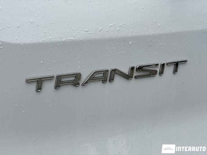 2016 Ford Transit — Miniatură 18