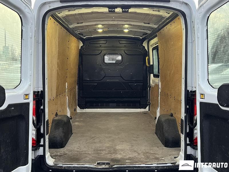 2016 Ford Transit — Miniatură 5