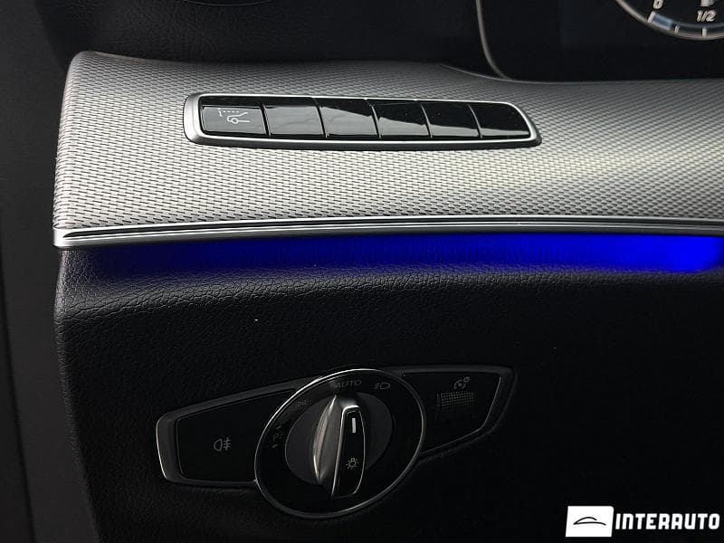 2017 Mercedes E 220 — Miniatură 11