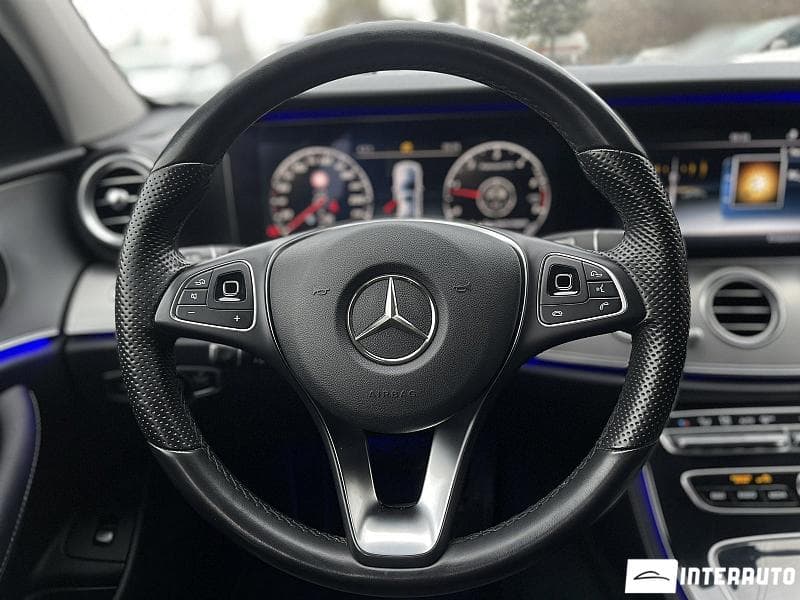 2017 Mercedes E 220 — Miniatură 13