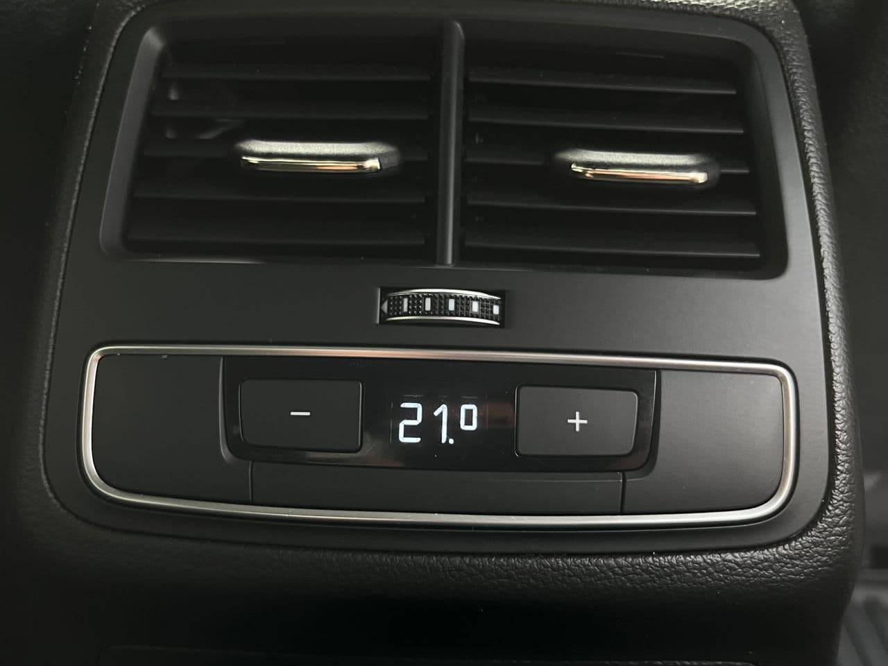 Audi A4 2016 — Миниатюра 22