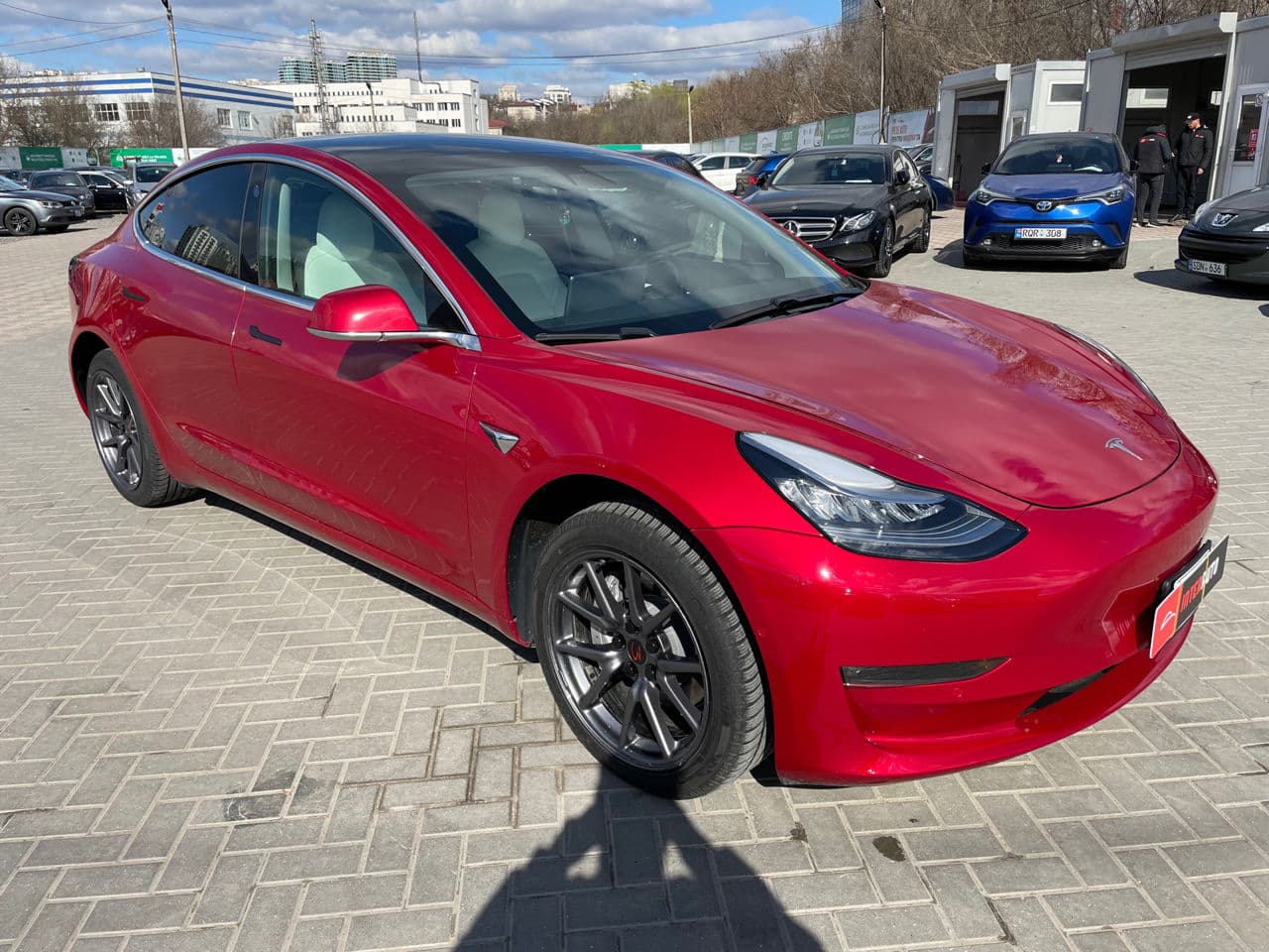 Tesla Model 3 2020 — Миниатюра 3