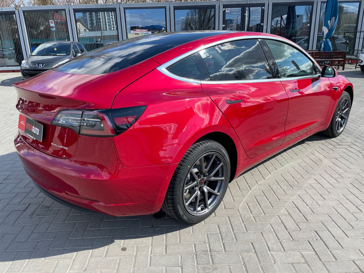 Tesla Model 3 2020 — Миниатюра 4