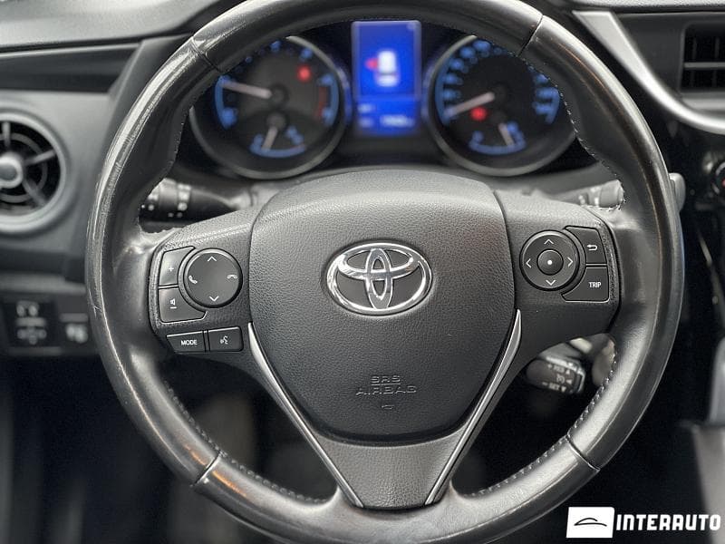 2016 Toyota Auris — Miniatură 10