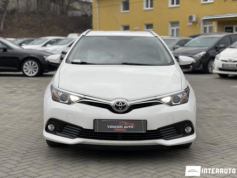 2016 Toyota Auris — Miniatură 3