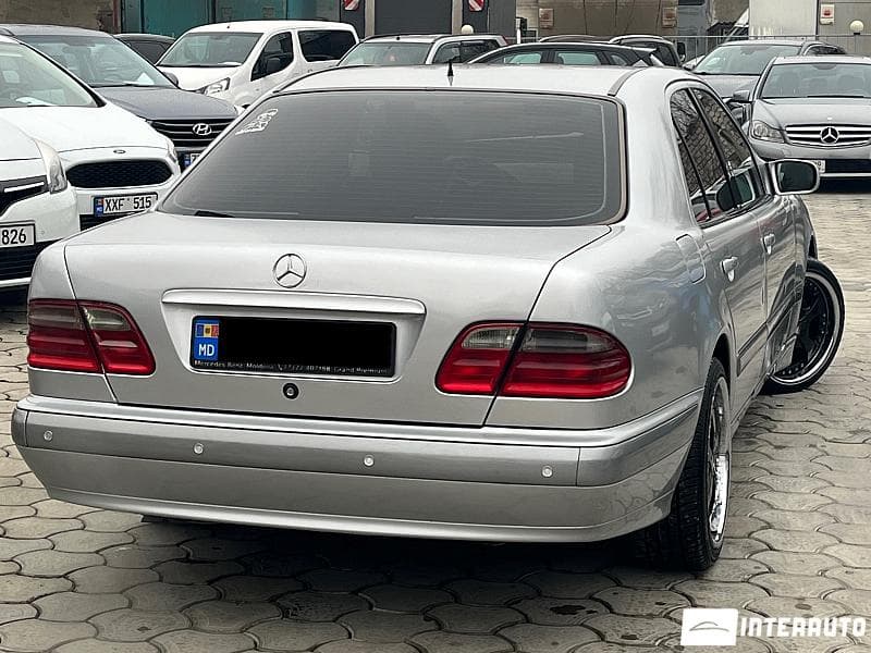 2001 Mercedes E 200 — Miniatură 2