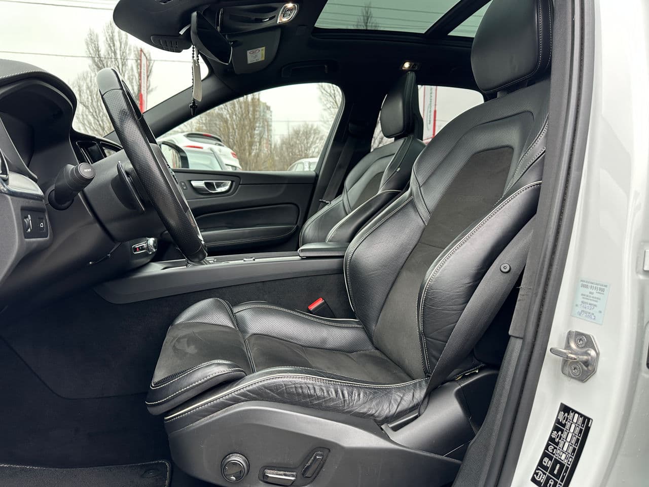 Volvo XC 60 2017 — Миниатюра 7