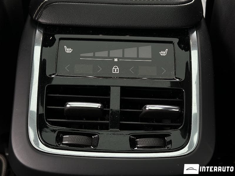 Volvo XC 60 2017 — Миниатюра 16