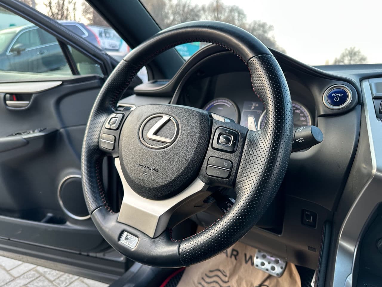Lexus NX 300H 2015 — Миниатюра 7