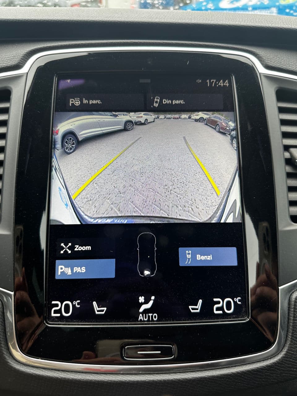 Volvo XC 90 2017 — Миниатюра 9