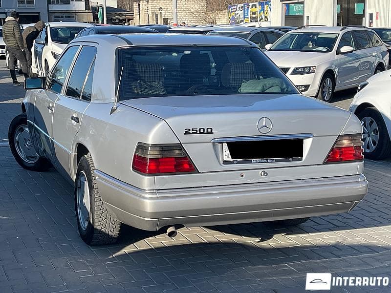 1995 Mercedes E 250 — Miniatură 3