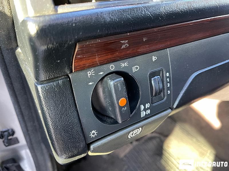 1995 Mercedes E 250 — Miniatură 12