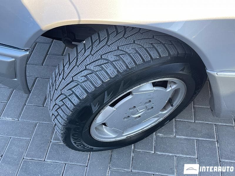 1995 Mercedes E 250 — Miniatură 16