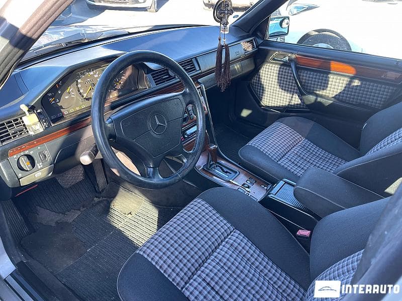 1995 Mercedes E 250 — Miniatură 5