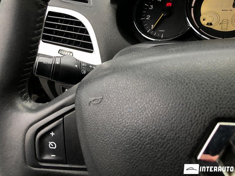 2009 Renault Megane — Miniatură 10