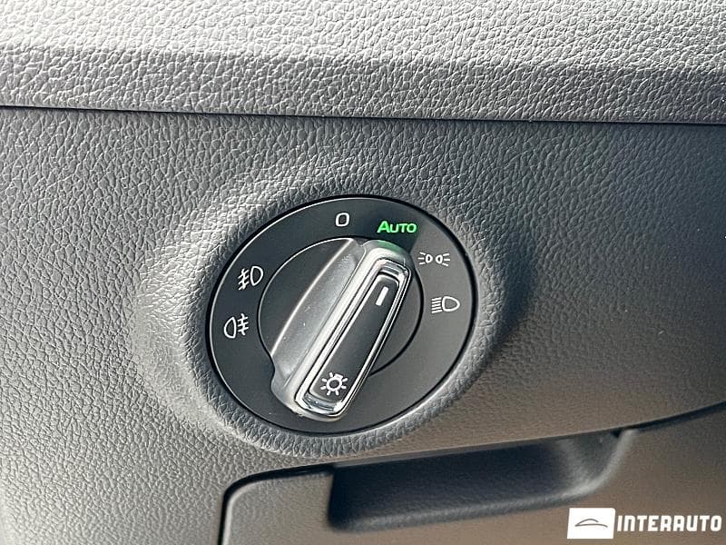 2017 Skoda Superb — Miniatură 23