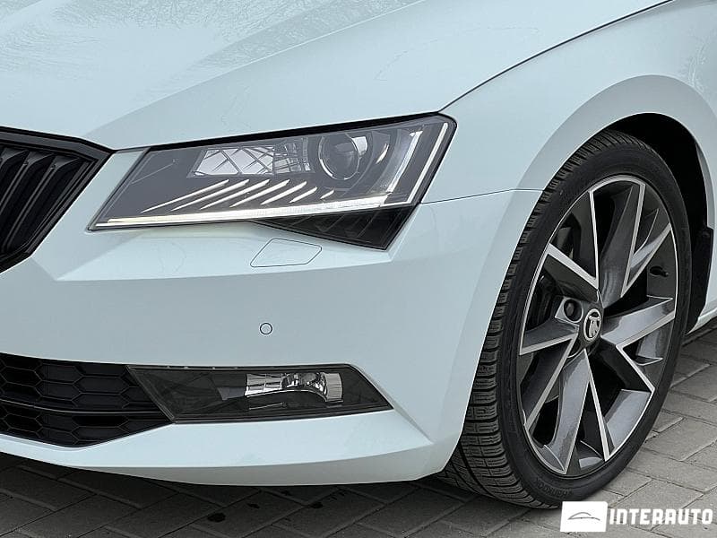 2017 Skoda Superb — Miniatură 5