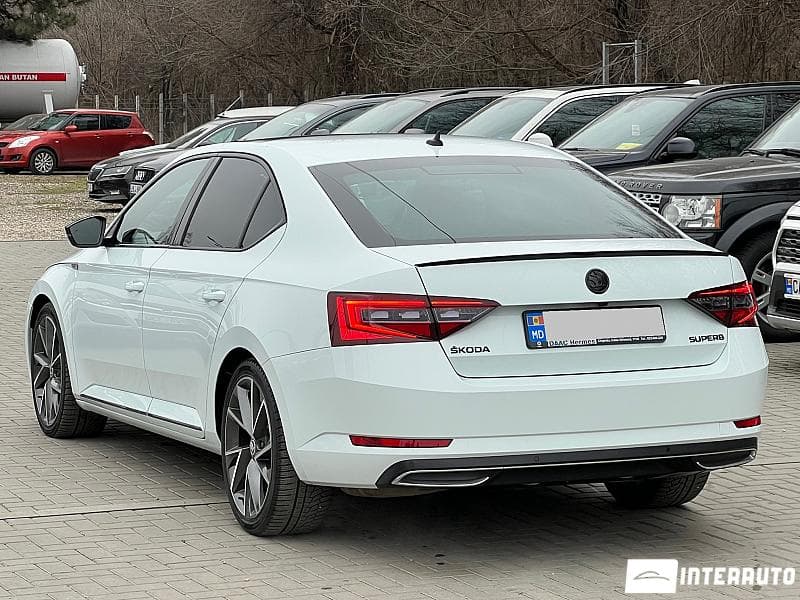 2017 Skoda Superb — Miniatură 4