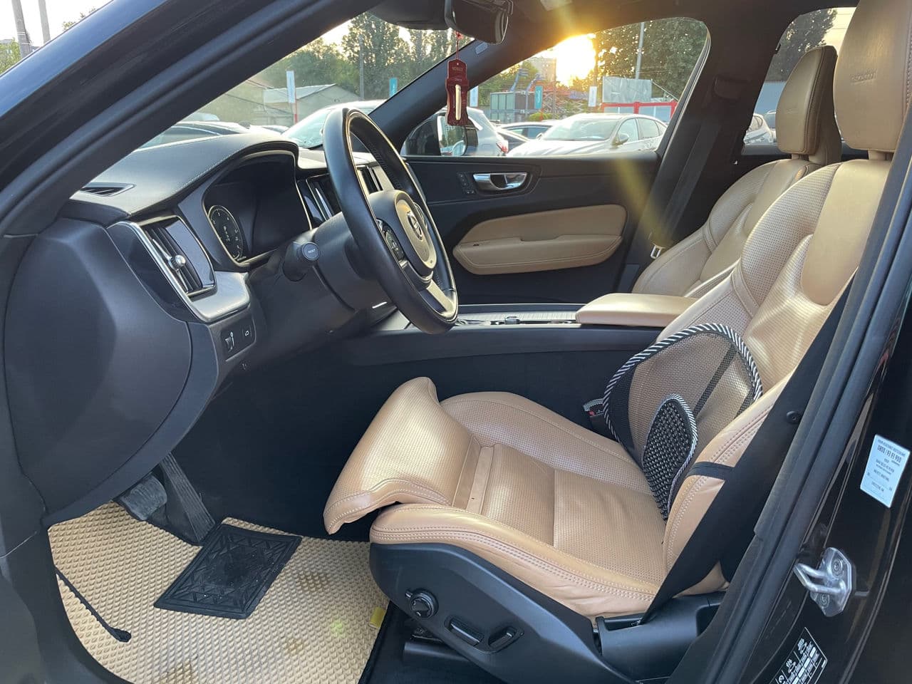 Volvo XC 60 2018 — Миниатюра 6