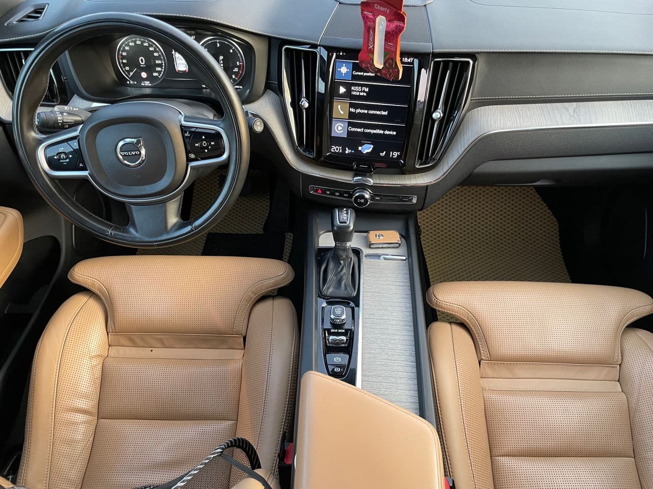 Volvo XC 60 2018 — Миниатюра 8